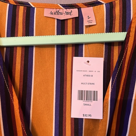 Beautiful blouse - Picture 2 of 2